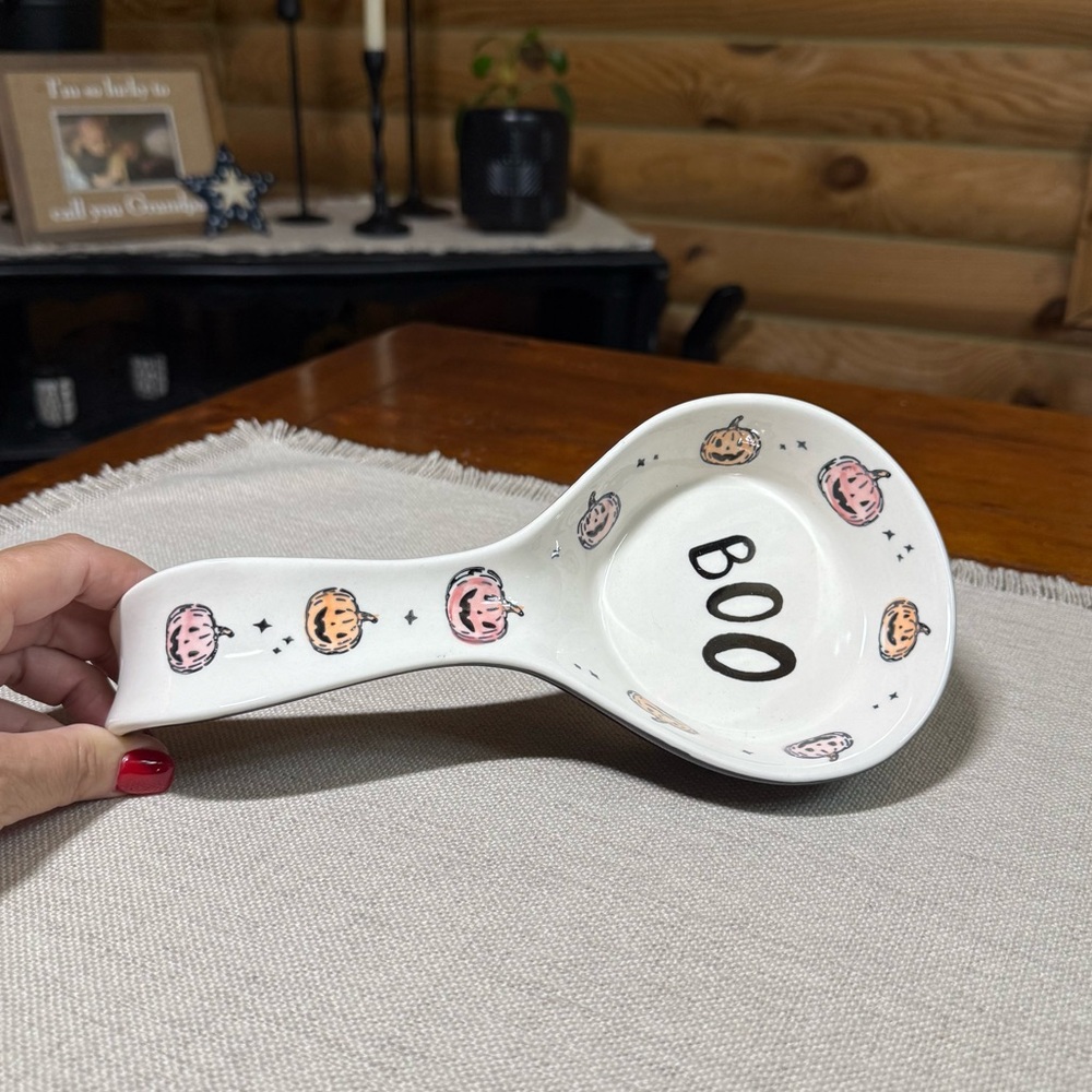 BOO Rae Dunn HALLOWEEN Spoon Rest - Picture 2 of 3